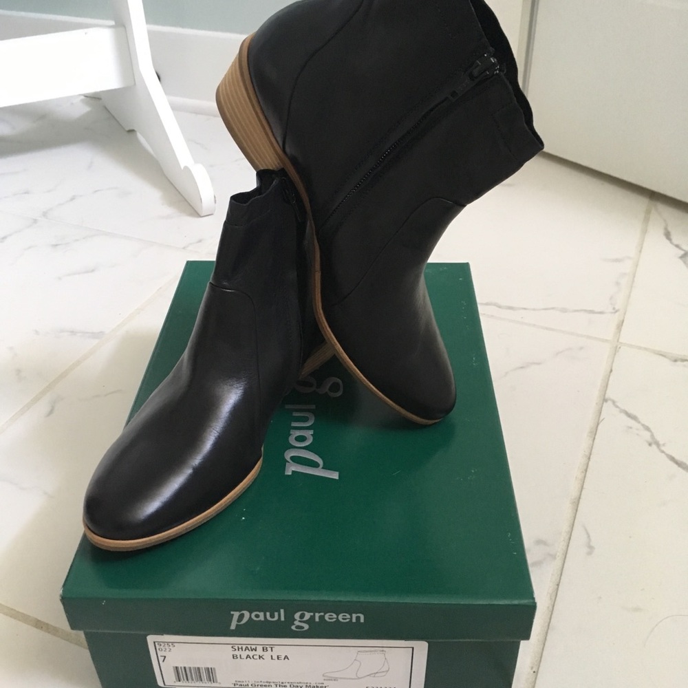 Brand New in box Paul Green Booties